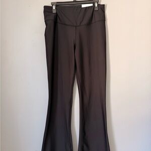Aero women’s yoga flare legging pants size large. Air sculpt new with tags L
